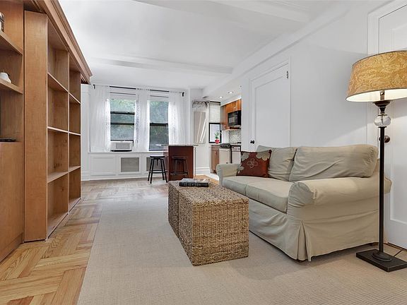 4th image of 333 E 53rd St APT 2B
