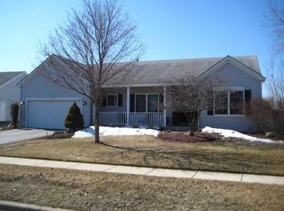 240 Prairie Ridge Dr, Woodstock, IL 60098