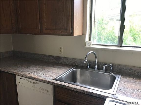 3rd image of 1 Mohegan Ave #A