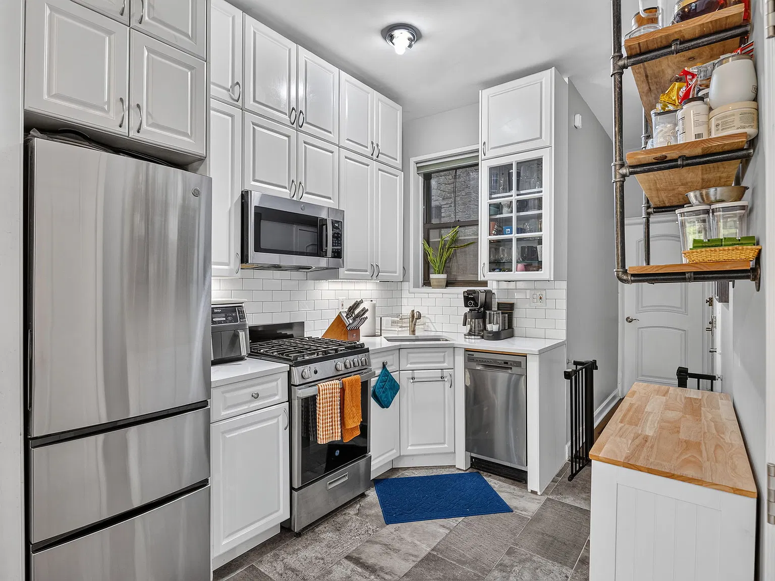 444 East 87th Street — Photo 3
