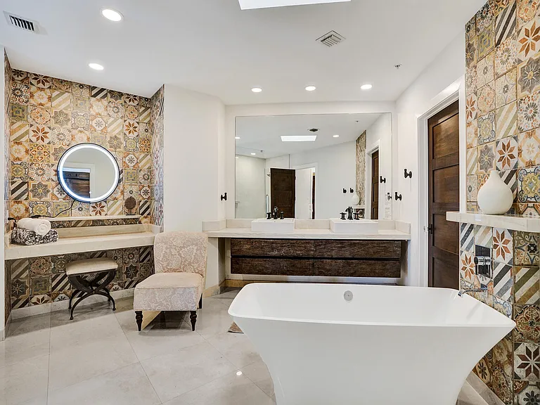 17301 Biscayne Blvd — Photo 28