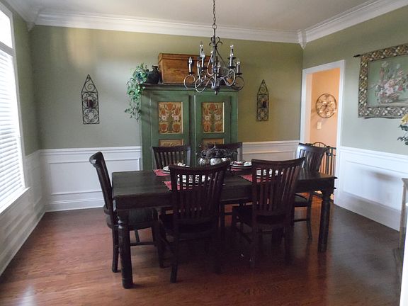5th image of 113 Wooded Brook Dr