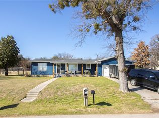 101 Lakewood Dr, Azle, TX 76020
