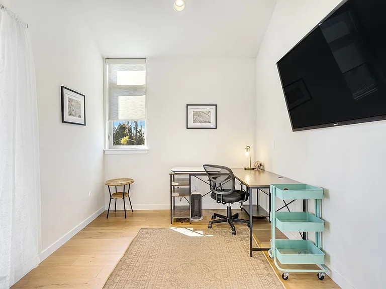 3411 15th Ave S — Photo 40