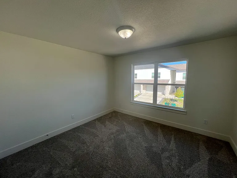 1826 Royal Loop — Photo 9