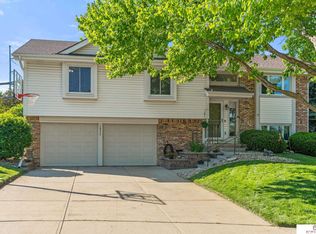 16734 Pierce Cir, Omaha, NE 68130