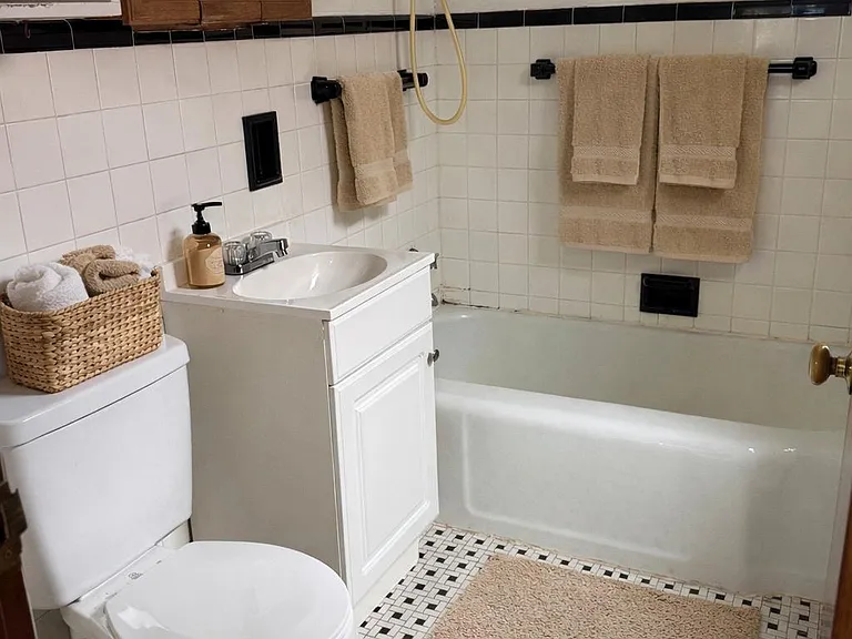 2404 Sunset Blvd #4 — Photo 3
