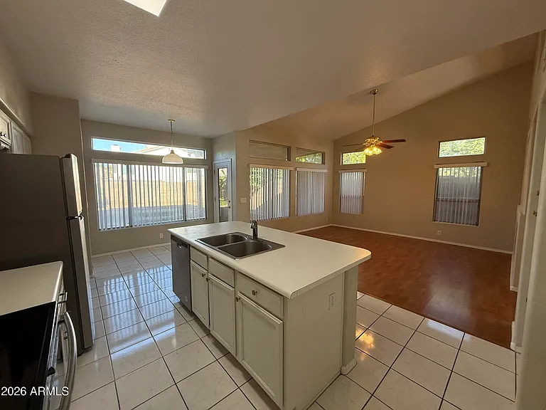 1253 N Spire Ct — Photo 24