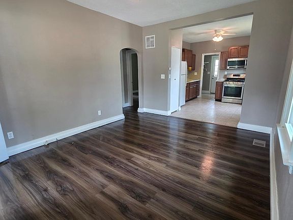 2nd image of 101 Vertrees Ct