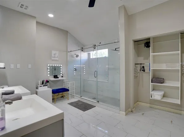 4010 Oak Terrace Ct, Houston, TX 77082