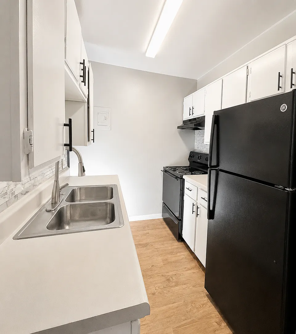 801 Union — Photo 2