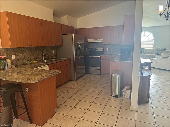 4th image of 3495 Everglades Blvd N