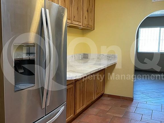 5th image of 2831 N Fontana Ave