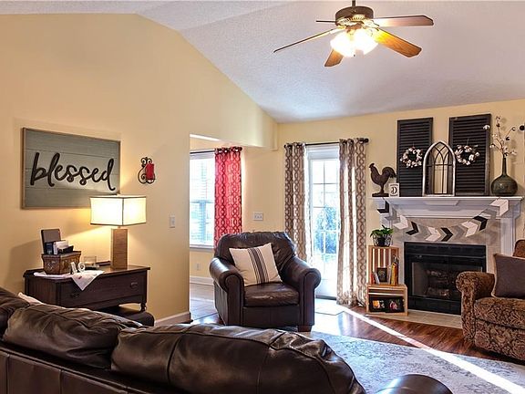 4th image of 134 Buckmeadow Dr