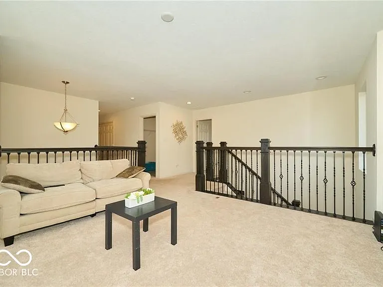 8255 Carnegie Ln — Photo 10