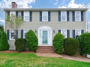 35 Indian Ln, Franklin, MA 02038