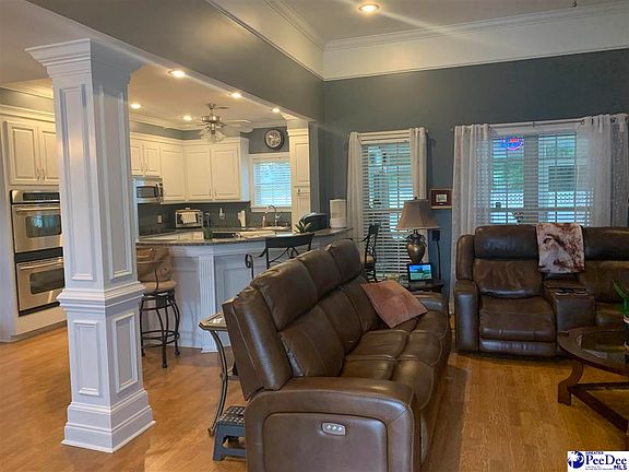 5th image of 924 Charlestowne Blvd