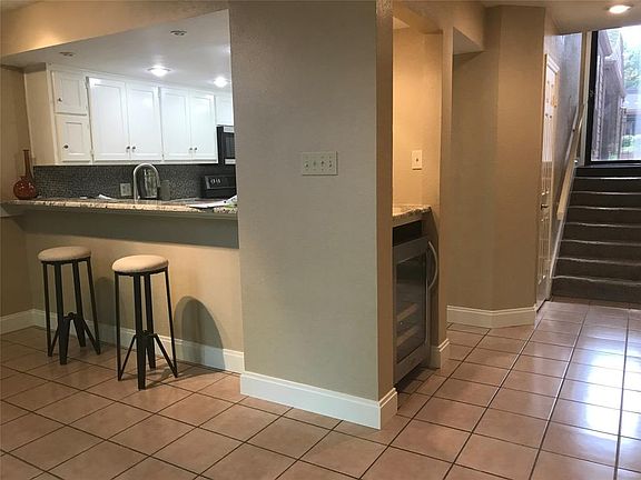 3rd image of 24 Village Green Ct #24