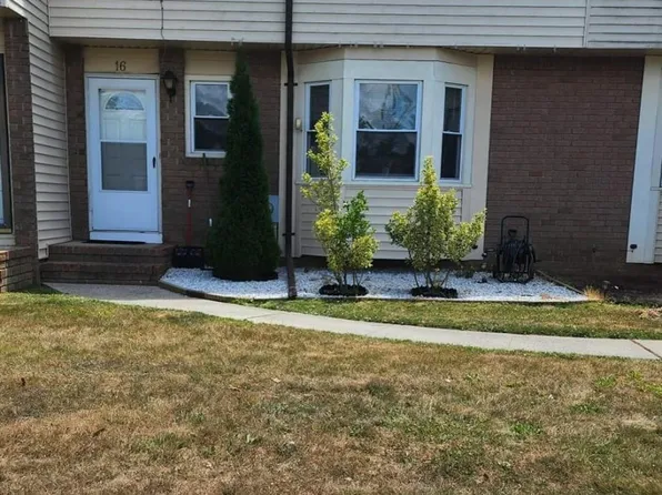 16 Daisy Ct, Sayreville, NJ 08872