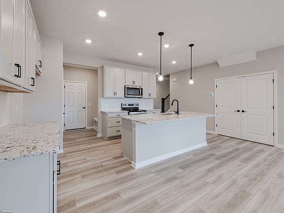 5th image of 1673 Merlot Ln