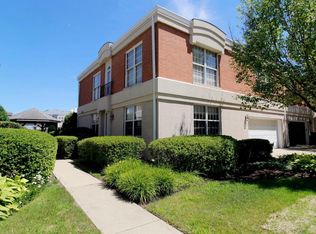 430 Town Place Cir, Buffalo Grove, IL 60089