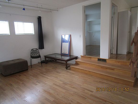 3rd image of 1352 Ocean Park Blvd