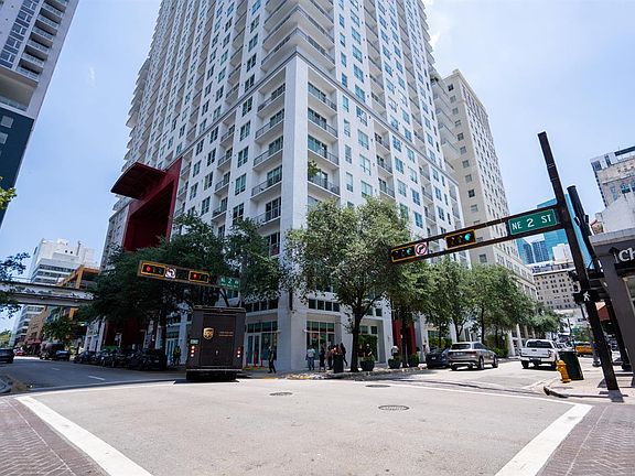 3rd image of 133 NE 2nd Ave APT 609