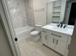 208 Floyd Ave APT 2, Modesto, CA 95350