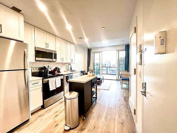 5th image of 23-29 30th Dr Penthouse F