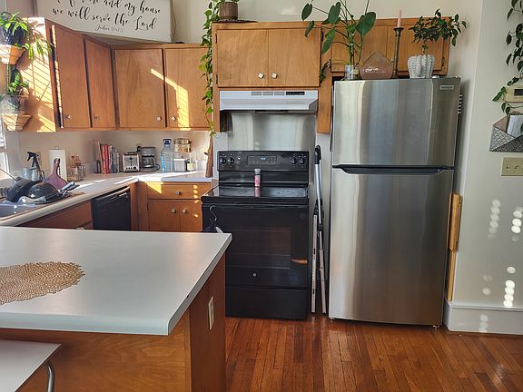5th image of 218 E Park Ave APT 3
