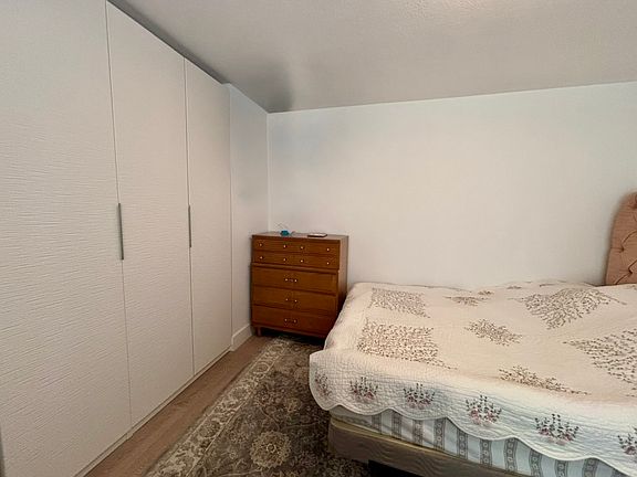 Bedroom with build in closet