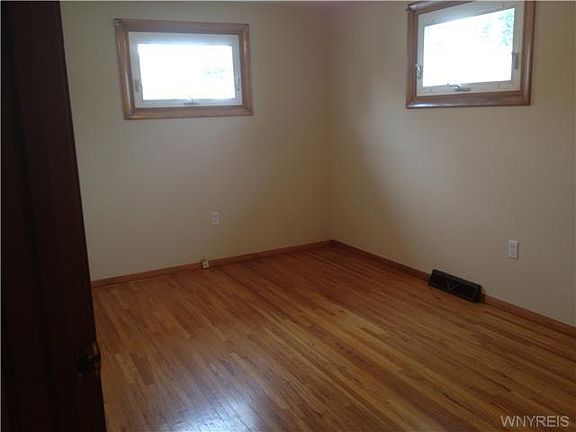 4th image of 52 John Brian Ln