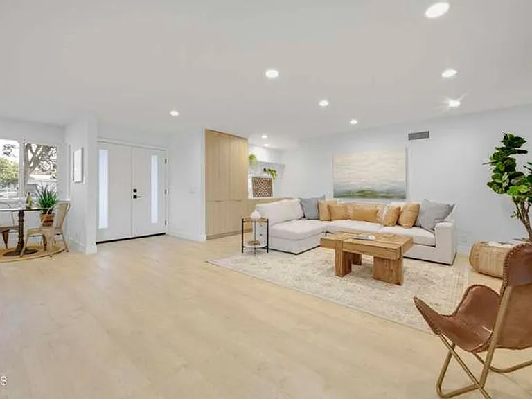 2109 Young Ave — Photo 15