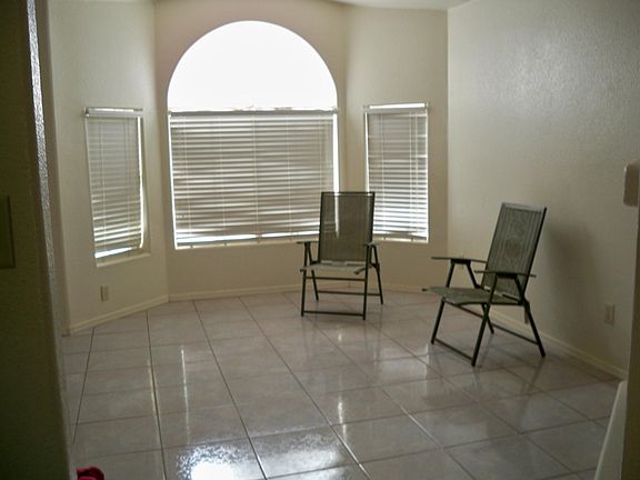 3rd image of 1513 N Nydia Ave