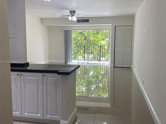 5th image of 1625 SE 10th Ave APT 205