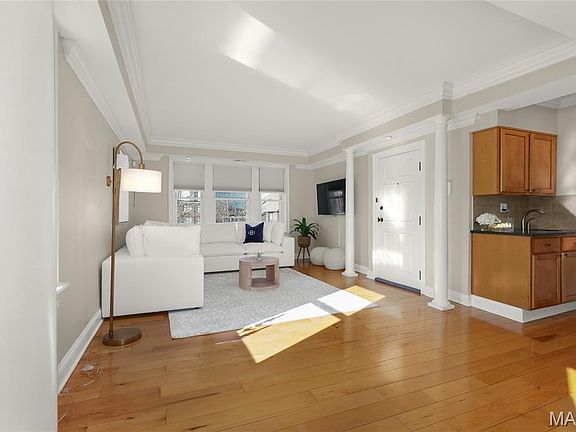 2nd image of 116 N Central Ave APT 3S
