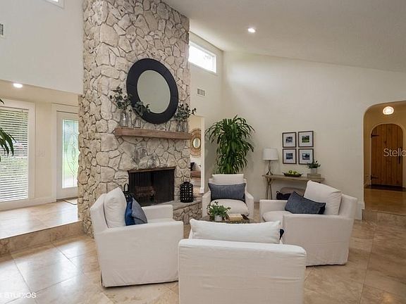 5th image of 207 W Sweetwater Creek Dr