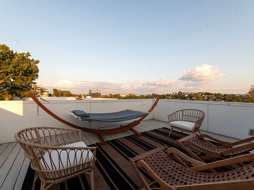 Back Deck - Facing Towards Downtown and Vanderbilt