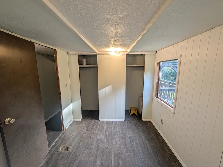 1828 Falling Branch Rd — Photo 17