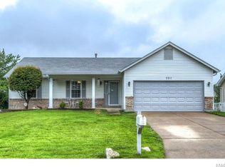 582 Prentice Dr, Saint Peters, MO 63376