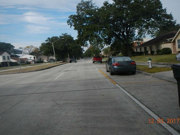 4th image of 5828 Macarthur Blvd