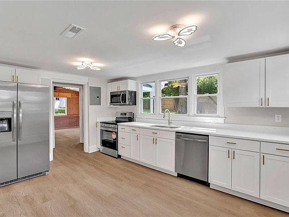 4th image of 6028 Lucye Ln