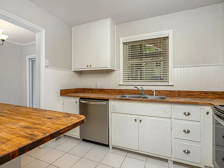 2304 Floral Ave — Photo 8