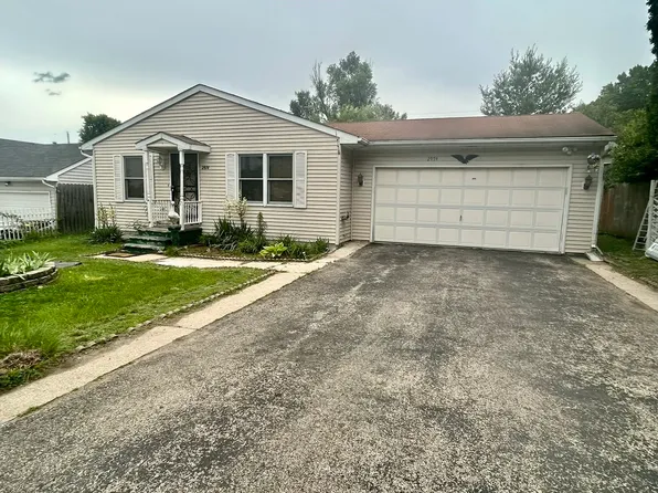 2974 17th St, Rockford, IL 61109