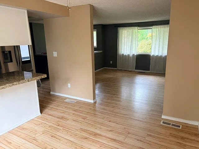 4 bed, 1935 sqft, $3,550 — Photo 2