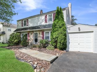 302 Greenhill Rd, Willow Grove, PA 19090