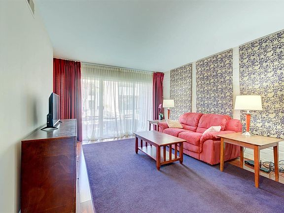 4th image of 652 Coeur De Royale Dr APT A