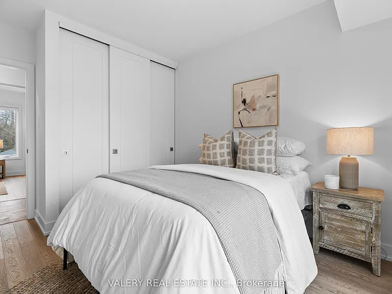 15 Acorn Ave #5 — Photo 18