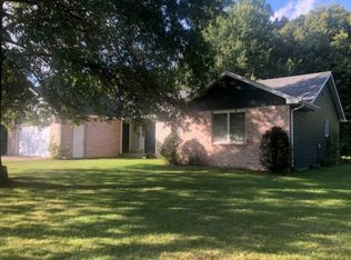 20095 Regina Rd, New Paris, IN 46553