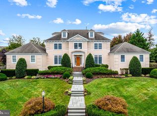 812 Loveland Rd, Moorestown, NJ 08057